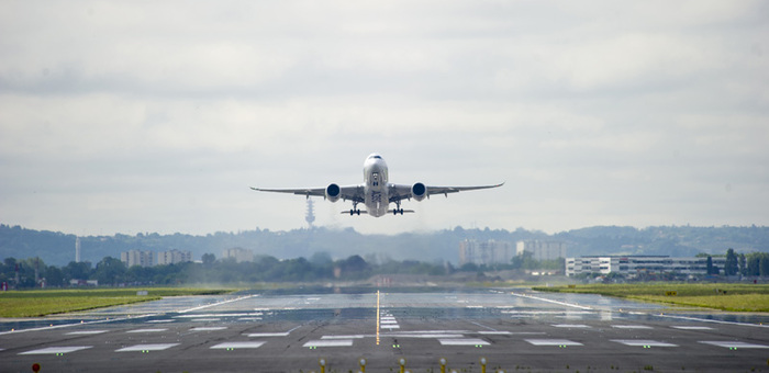 Primeiro A350 XWB realiza com êxito seu primeiro voo